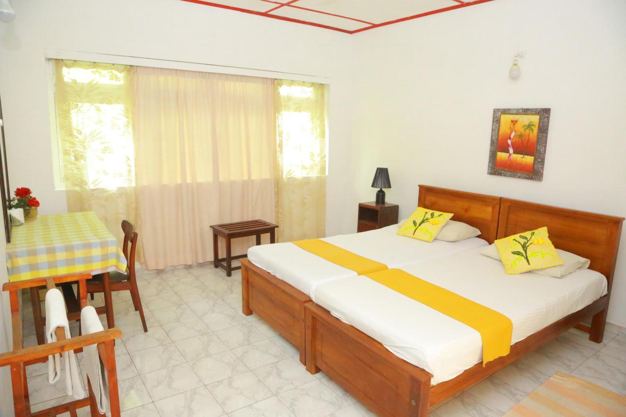 Ranveli Beach Hotel Dehiwala-Mount Lavinia Bagian luar foto