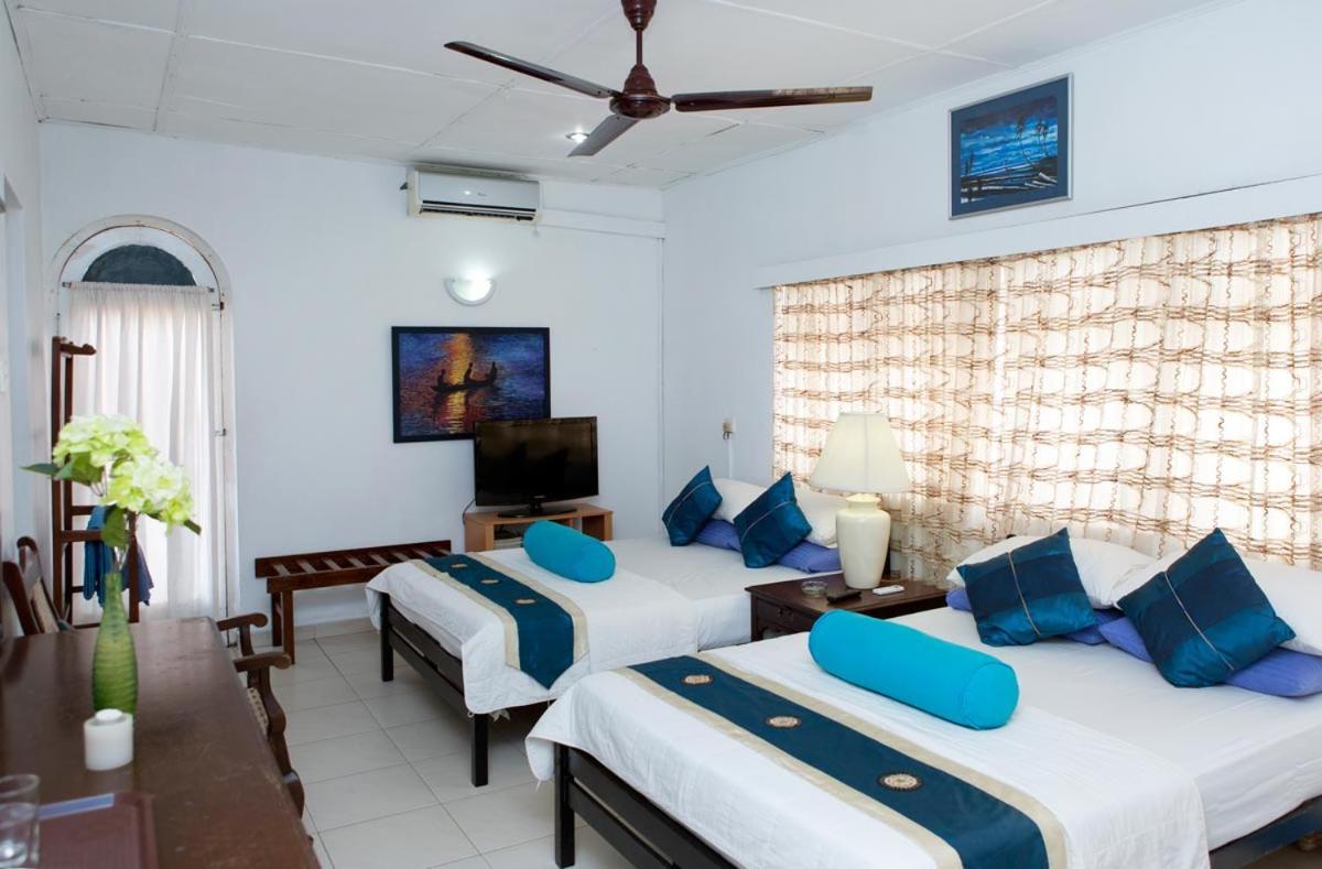 Ranveli Beach Hotel Dehiwala-Mount Lavinia Bagian luar foto