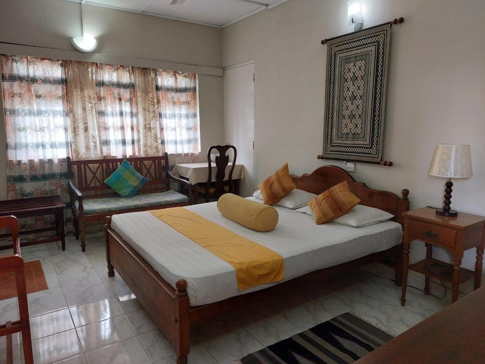 Ranveli Beach Hotel Dehiwala-Mount Lavinia Bagian luar foto