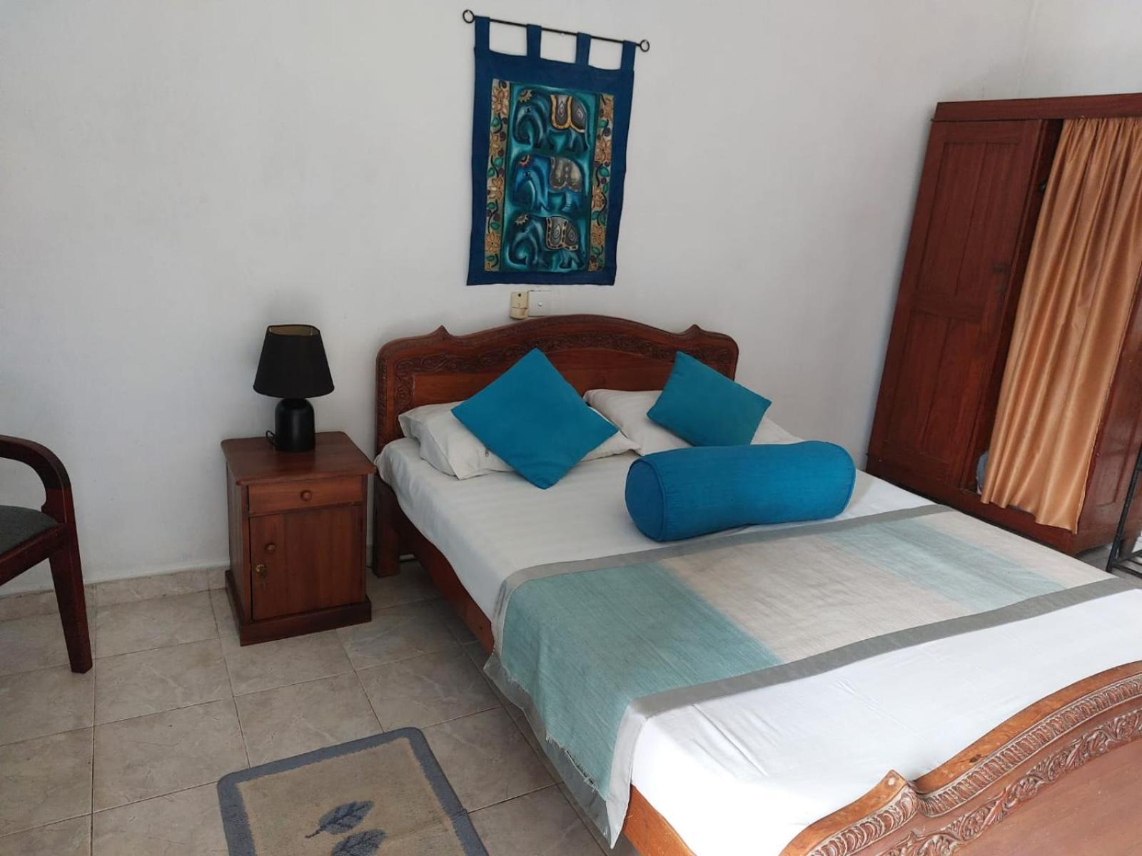 Ranveli Beach Hotel Dehiwala-Mount Lavinia Bagian luar foto