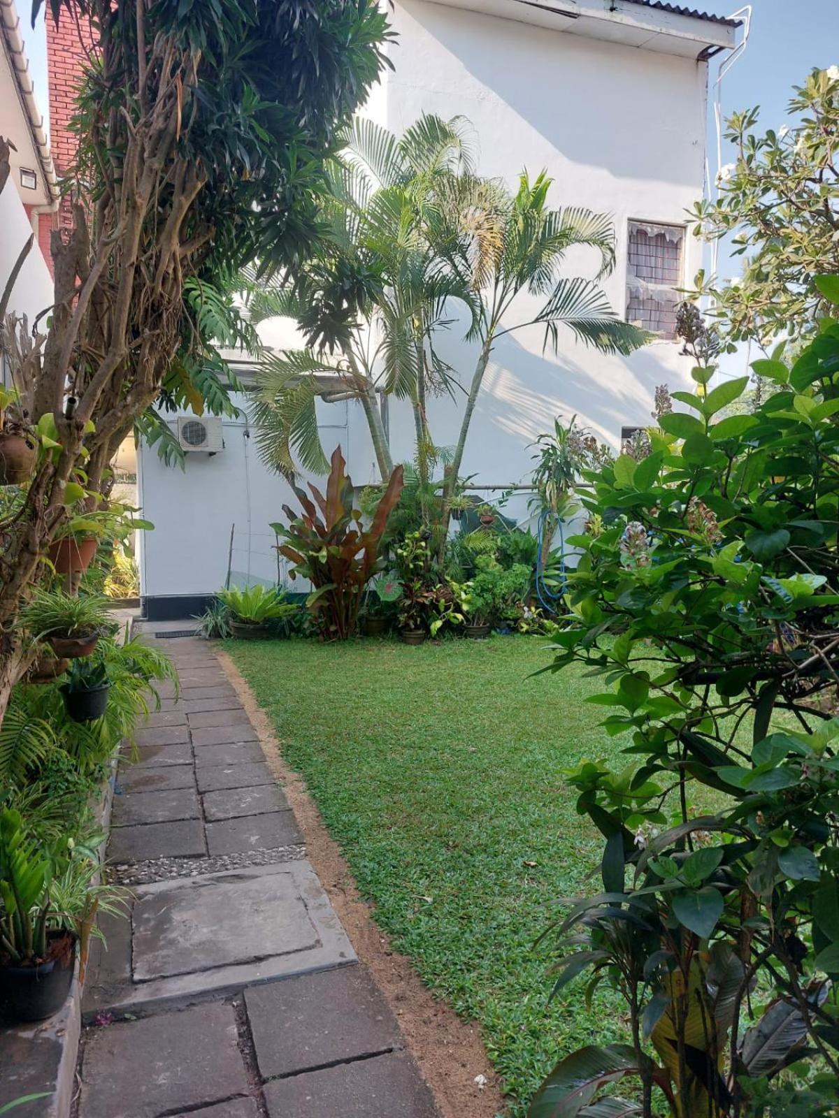 Ranveli Beach Hotel Dehiwala-Mount Lavinia Bagian luar foto