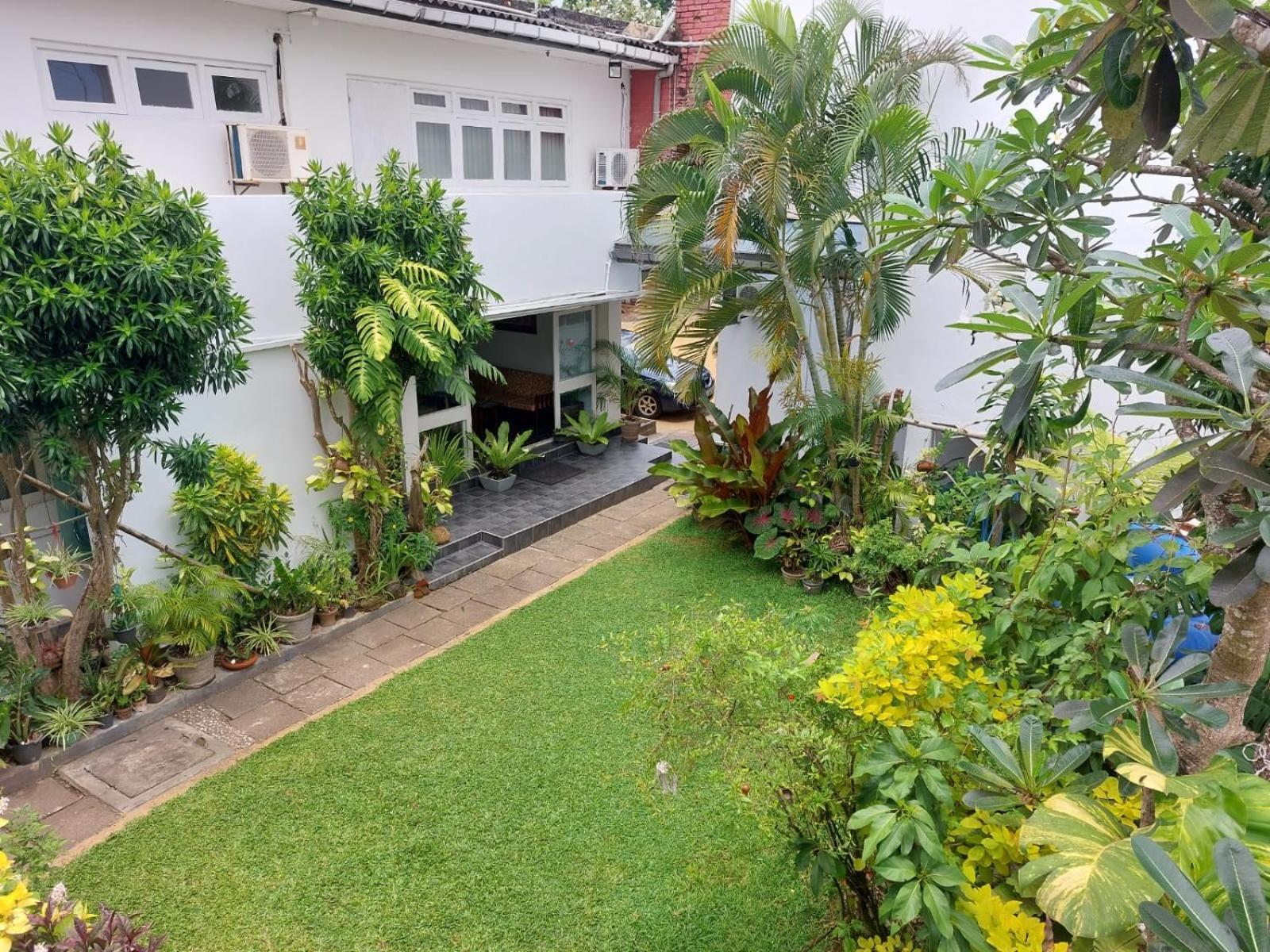 Ranveli Beach Hotel Dehiwala-Mount Lavinia Bagian luar foto